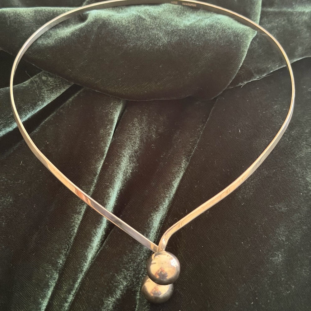 Sleek Interlocking Silver Double Ball/Chime Pendant Necklace. Mexican Silver 925